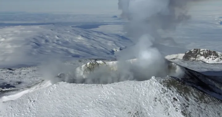 vulkan antarktika erupcija/
