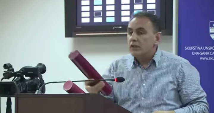 Doktor jeste stekao značajne diplome, ali zatupnik Dautović/