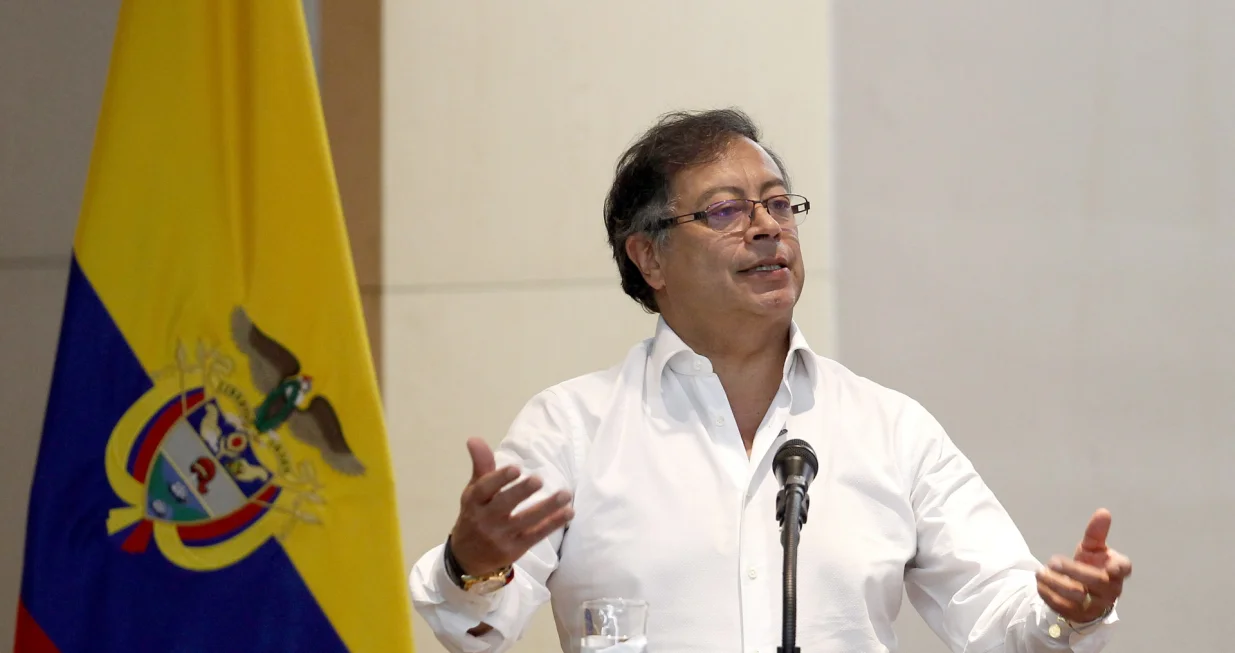 epa10340411 Colombia President Gustavo Petro speaks during an act of acknowledgment of responsibility and request for forgiveness for the Ituango massacres, in Medellin, Colombia, 30 November 2022. EPA/Luis Eduardo Noriega A./Luis Eduardo Noriega A.