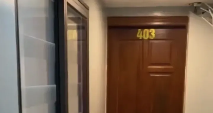 Jeziv prizor uz sobu 403/ Screenshot/