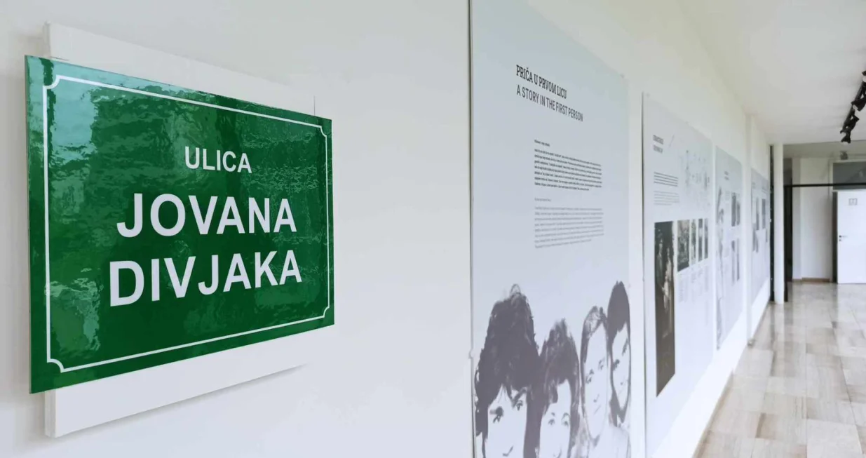 Izložba posvećena Jovanu Divjaku/Nisad Selimović/