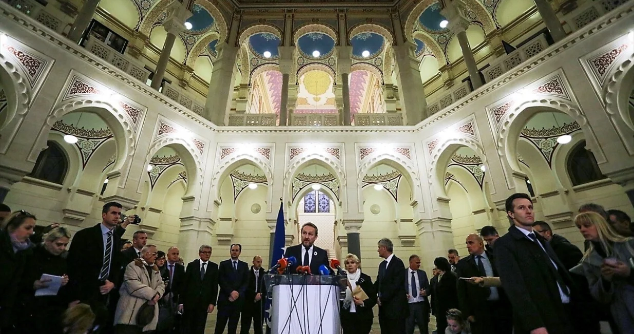 Skup u Vijećnici sazvao je Izetbegović/