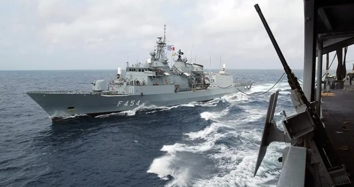 Intervenirao vojni brod/The U.S. National Archives/