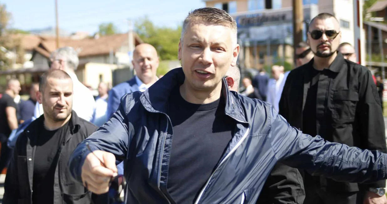 nenad Nešić "čisti" put ispred "šefa"/Damir Deljo/