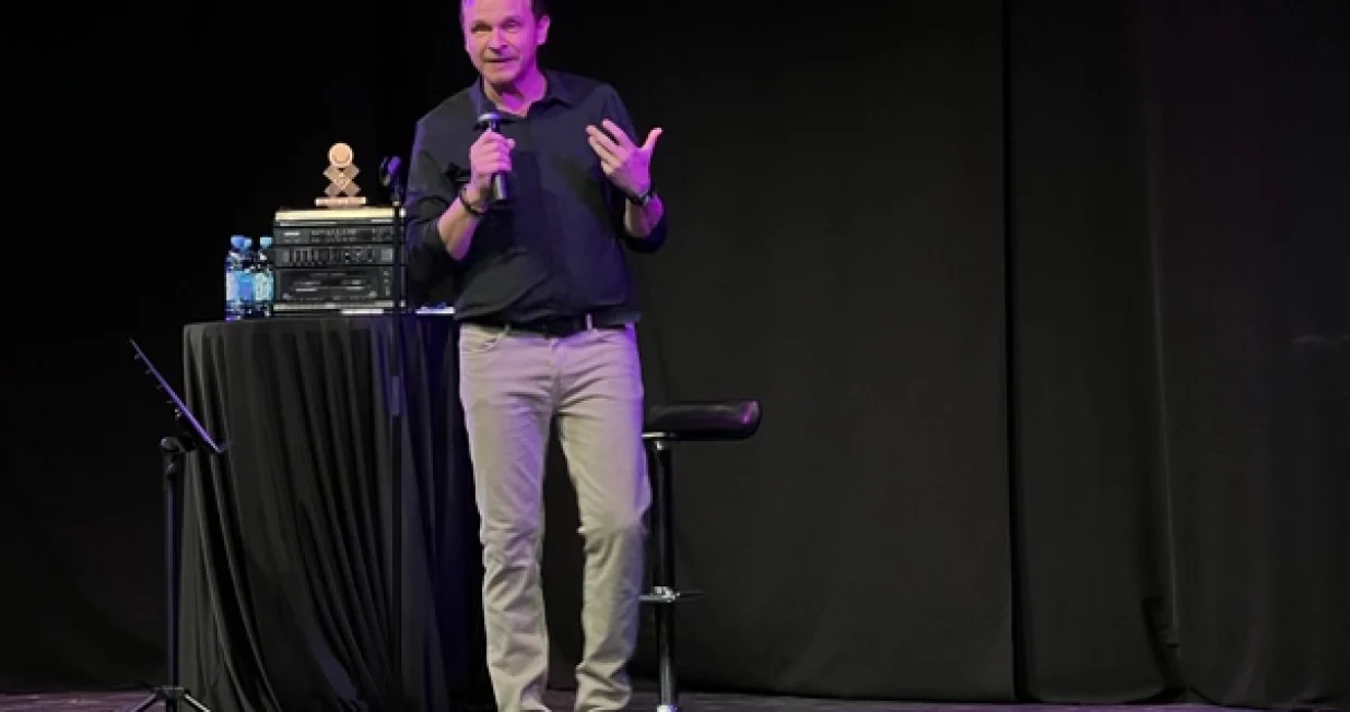 enis bešlagić predstava/