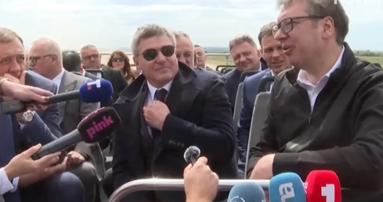 Završili u blatu/Screenshot/