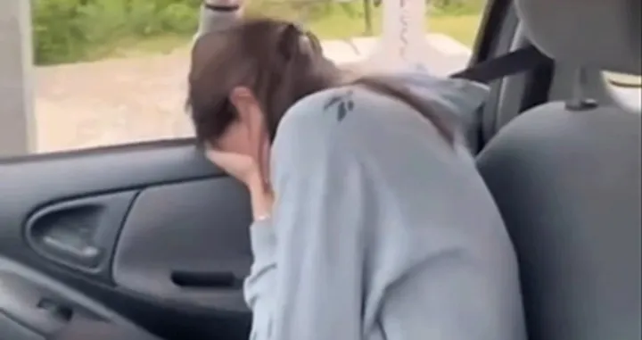 Dvije djevojke umjesto na uranku zavr&scaron;ile na groblju/Instagram/mojbeograd_vesti