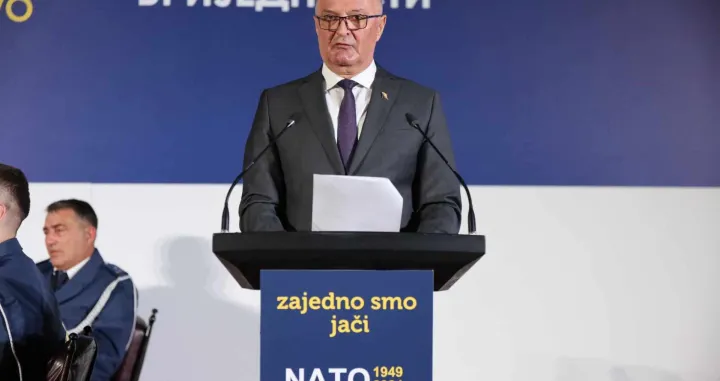 Helez:/Senad Gubelić/