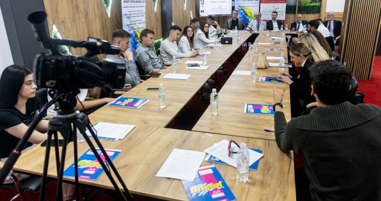 Akademija izvrsnosti East West Bridge BiH, Akademija izvrsnosti Most Istok Zapad BiH, seminar u Tuzli/Ewb Bih