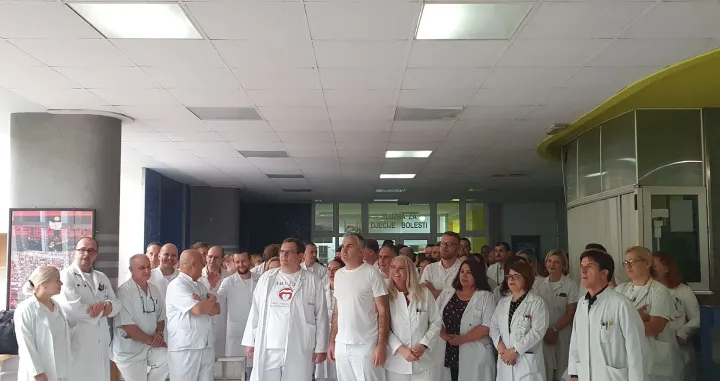 Sa polusatnog protesta doktora u Kantonalnoj bolnici Zenica/Muhamed Tunović