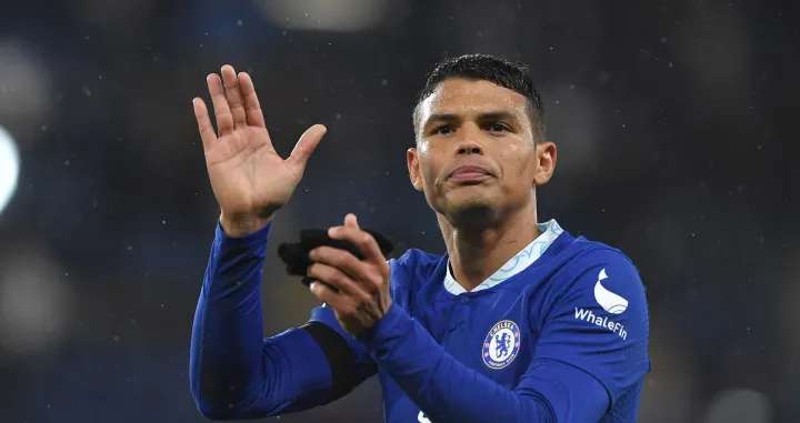 epa10379433 Thiago Silva of Chelsea greets fans after the English Premier League soccer match between Chelsea FC and AFC Bournemouth in London, Britain, 27 December 2022. EPA/Vince Mignott EDITORIAL USE ONLY. No use with unauthorized audio, video, data, fixture lists, club/league logos or 'live' services. Online in-match use limited to 120 images, no video emulation. No use in betting, games or single club/league/player publications