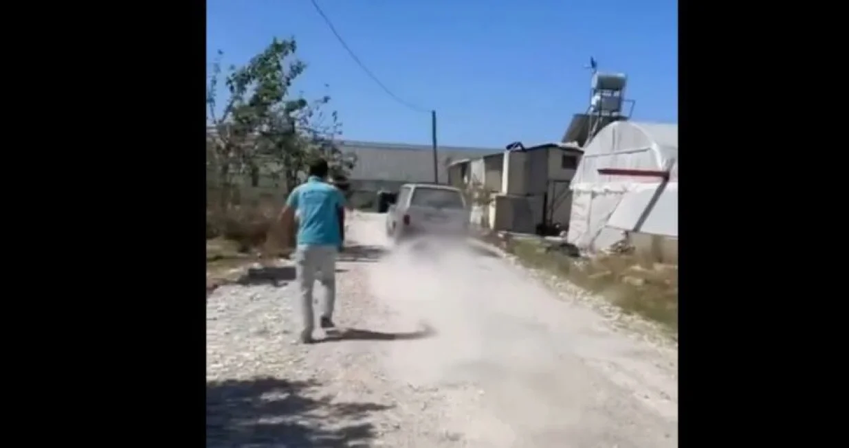 zavezao kom&scaron;iju i vukao ga autom/