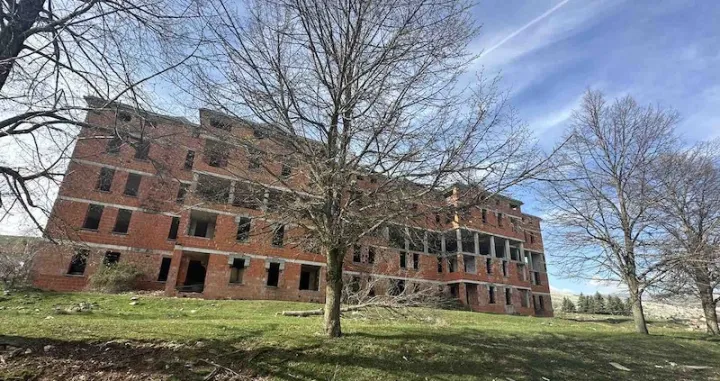 Kasarna Avtovac/Direkt