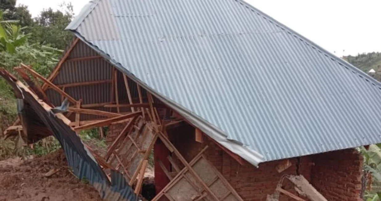 Uni&scaron;tena kuća/X.com/