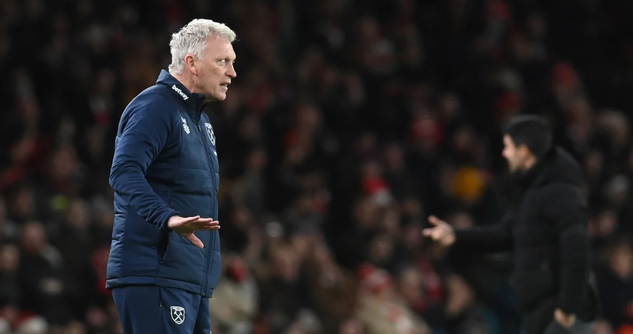 epa10378824 West Ham's manager David Moyes reacts during the English Premier League soccer match between Arsenal Football Club and West Ham United in London, Britain, 26 December 2022. EPA/Neil Hall EDITORIAL USE ONLY. No use with unauthorized audio, video, data, fixture lists, club/league logos or 'live' services. Online in-match use limited to 120 images, no video emulation. No use in betting, games or single club/league/player publications