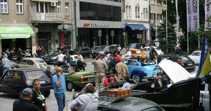 Izložba Old Timera ispred Narodnog pozorišta/Damir Deljo/