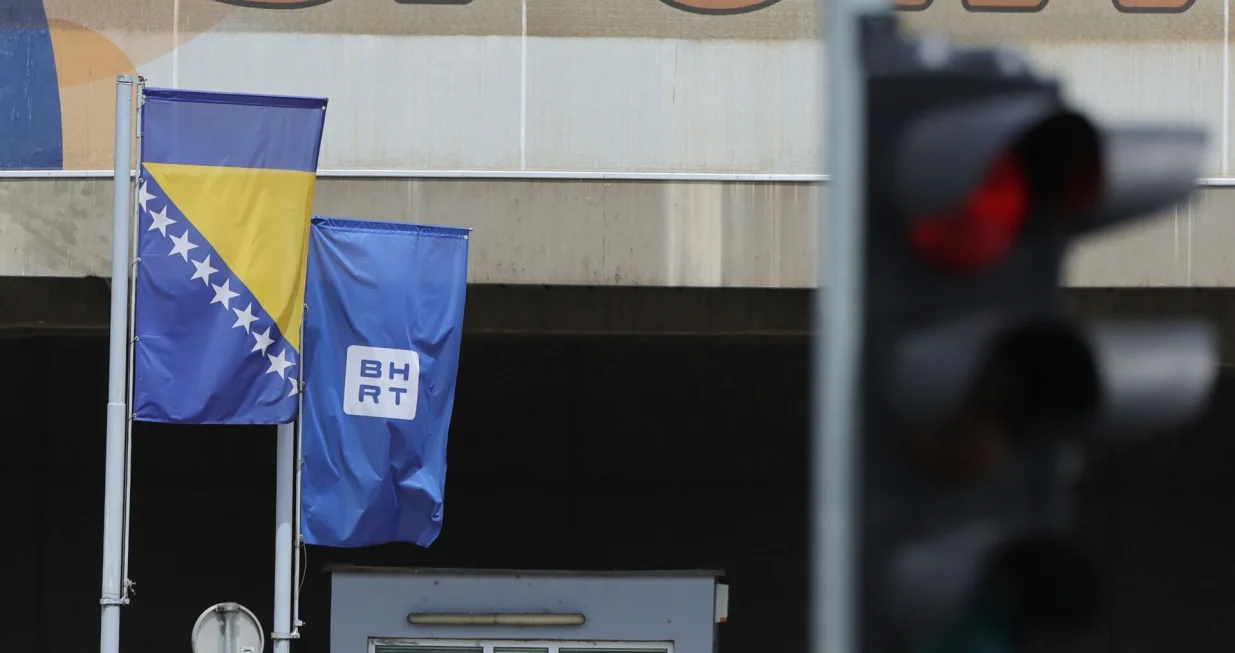 Zgrada Bhrt-a ul: Bulevar Meše Selimovića/Senad Gubelić