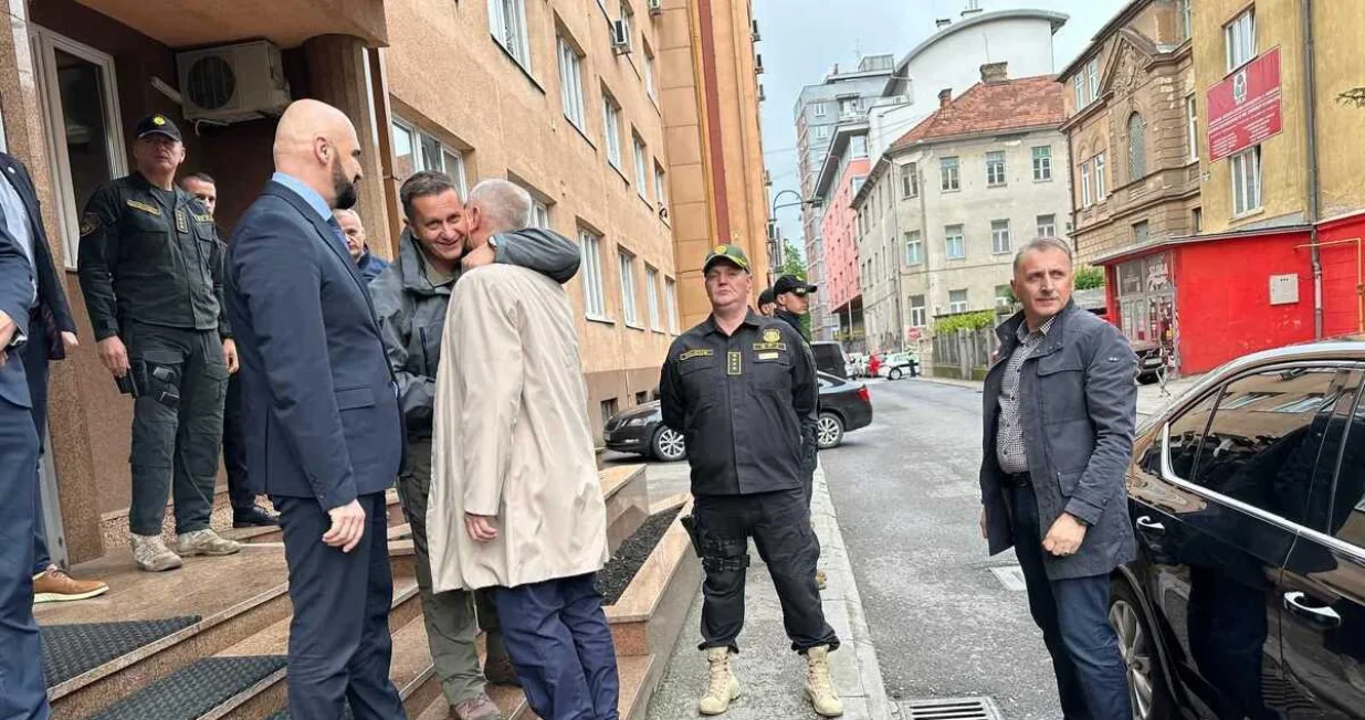 Munjić i Selmanović dočekani ispred FUP-a/FUP/