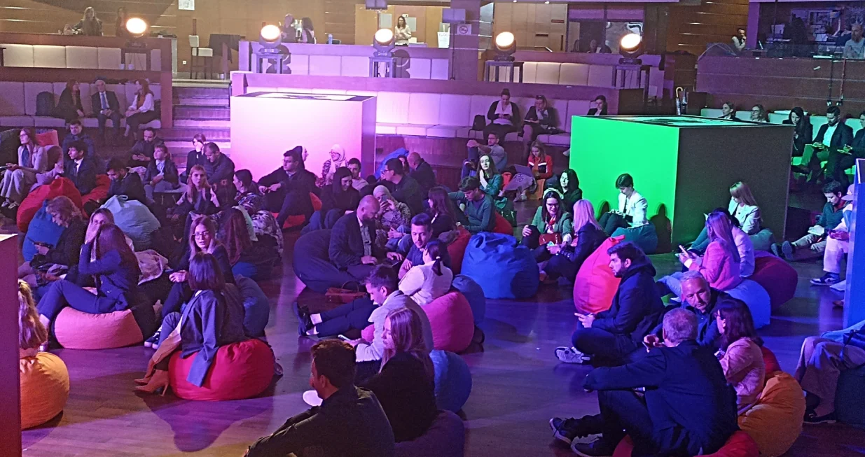 U organizaciji Razvojnog programa Ujedinjenih nacija u BiH u Sarajevu je jučer održana prva konferencija o cirkularnoj ekonomiji u BiH. Konferencija pod nazivom LOOP: Innovate, Collaborate, Transform,/