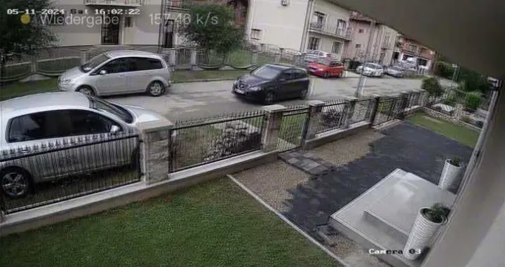 Seat kojim su poblegli pljačkaši navodno je danima viđan i sniman u naselju/SrpskaInfo/