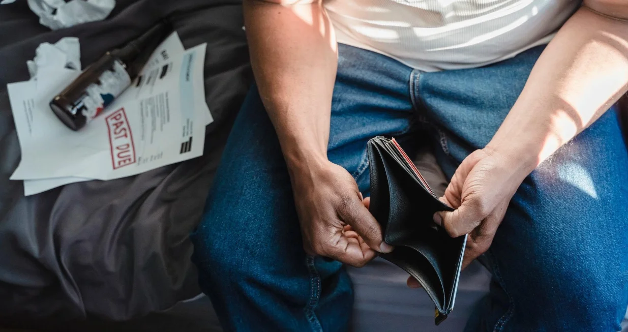 Zbog loših potrošačkih navika možete se naći praznog novčanika! // Pexels/