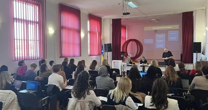 centar za slusnu rehabilitaciju/