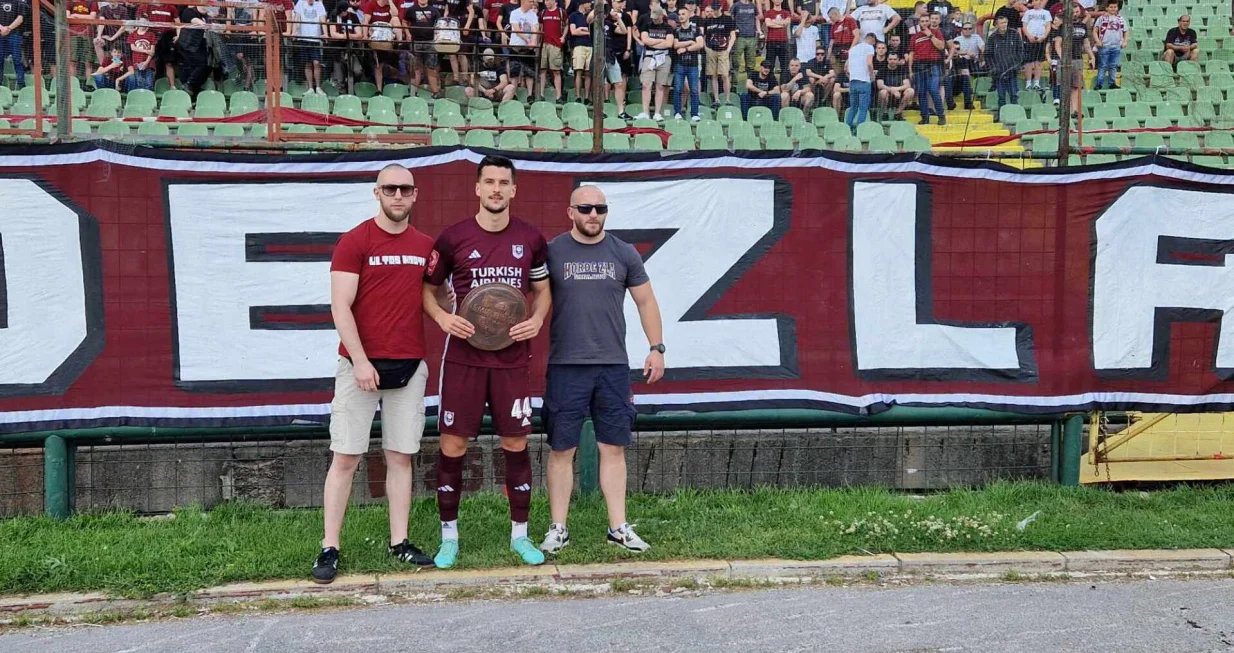 Miomir Đuričković i trofej Ismir Pintol