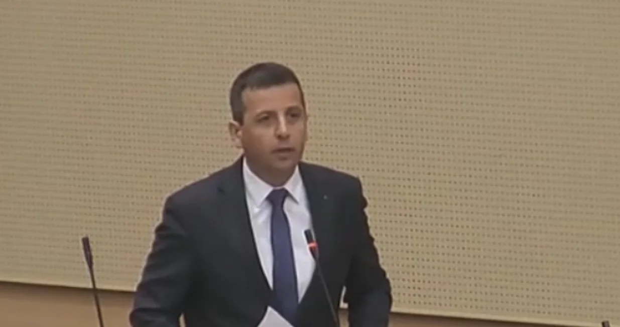 Vukanović: Koga pravite budalama/ RTRS/ Screenshot/