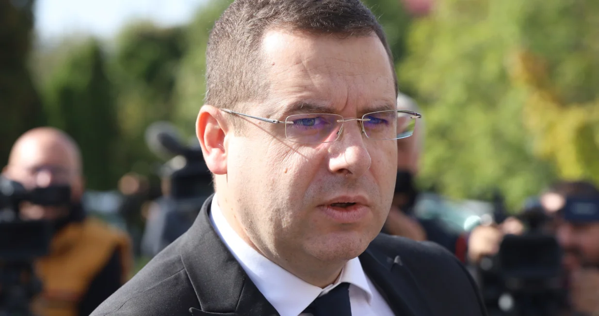 Podrška Miloradu Dodiku ispred Suda BiH/Senad Gubelić