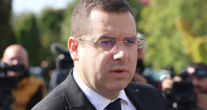 Podrška Miloradu Dodiku ispred Suda BiH/Senad Gubelić