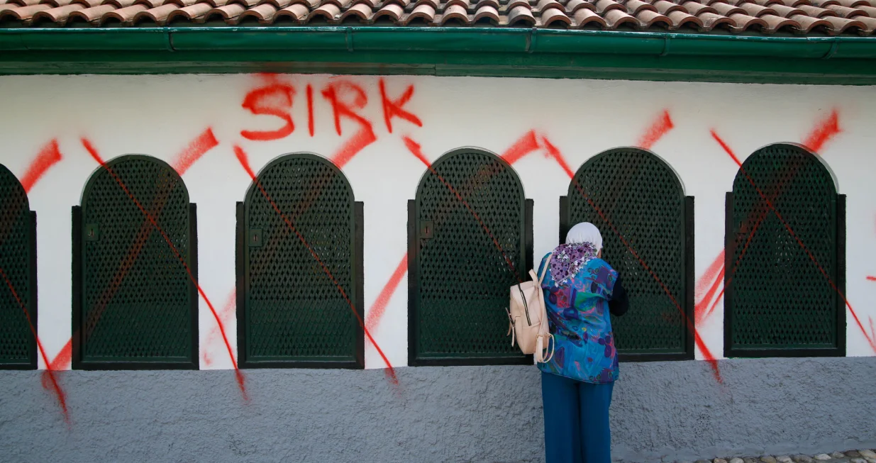 Turbe Sedam braće grafiti/Damir Deljo
