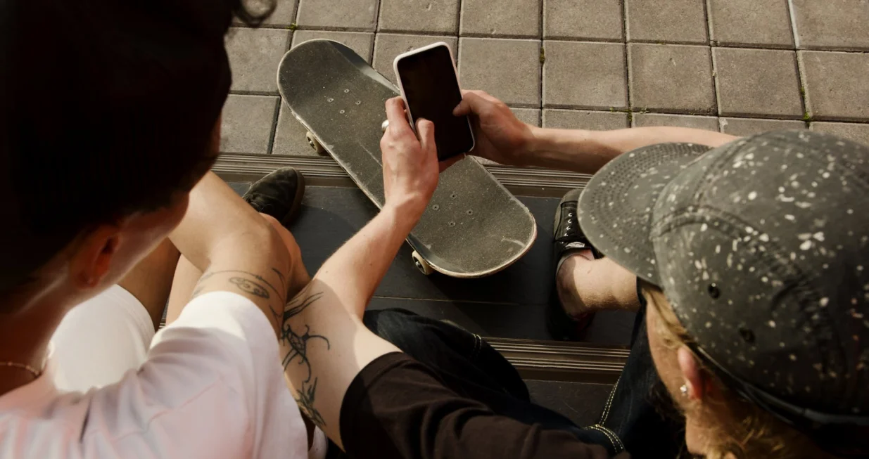 Ispitane djevojke tvrde da im momak ne može biti ''10-ka'' po privlačnosti ako ima Android/ Pexels/