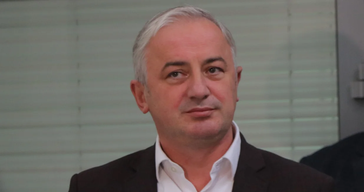 Pres-konferencija predsjednika Srpske demokratske stranke Mirka Šarovića, predsjednika Partije demokratskog progresa Branislava Borenovića i predsjednika liste "Za pravdu i red" Nebojše Vukanovića/Senad Gubelić