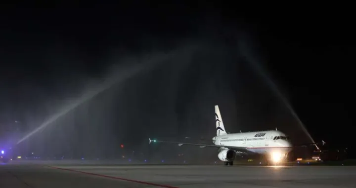 Direktan let Sarajevo-Atina, slijetanje aviona, avion sletio, aerodrom Sarajevo/