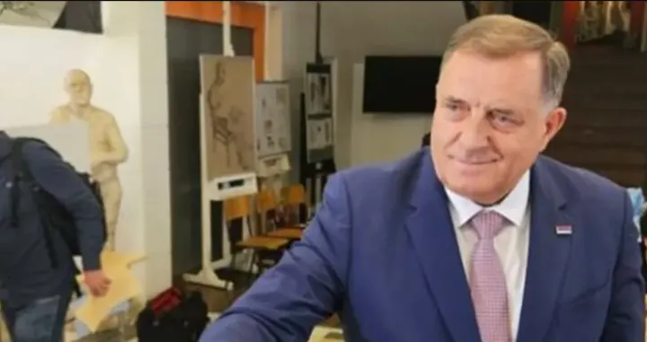 Milorad Dodik glasao na izborima u Srbiji/ATV/