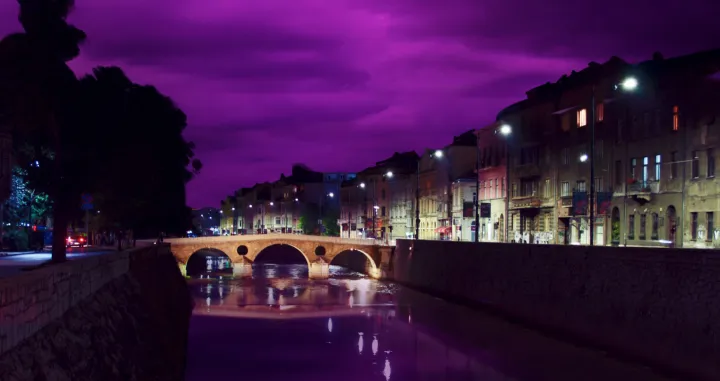 Ljubičasto nebo nad Sarajevom, za PR tekst/Doritos