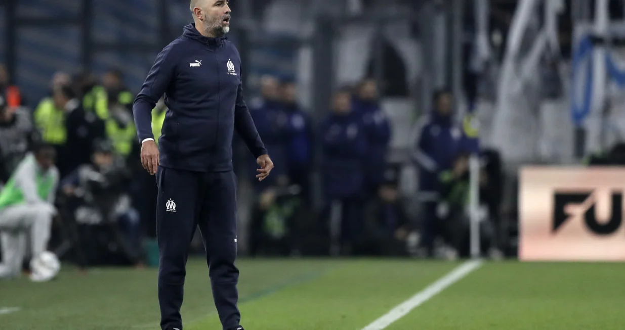 epa10291518 Igor Tudor, head coach of Olympique Marseille, reacts during the French Ligue 1 soccer match betwen Olympique Marseille and Olympique Lyon at Velodrome Stadium, in Marseille, France, 06 November 2022. EPA/Guillaume Horcajuelo