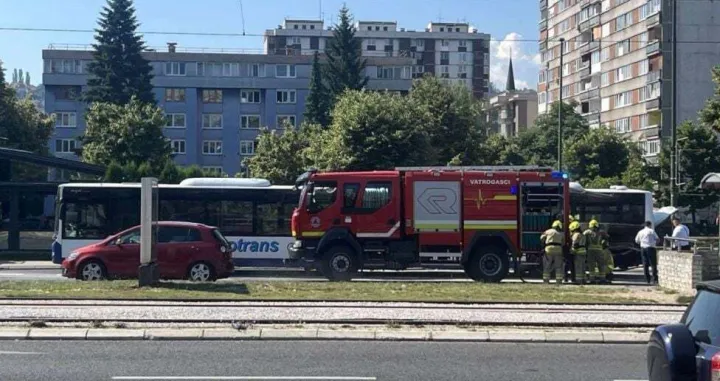 Zapalio se autobus Centrotransa na Dolac Malti/Radiosarajevo