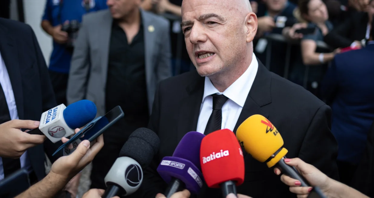 epa10386386 FIFA President Gianni Infantino attends the wake for Edson Arantes do Nascimento 'Pele', at the Vila Belmiro stadium in the city of Santos, Brazil, 02 January 2023. Several Brazilian soccer fans spent the night lining up to attend Pele's wake who died on 29 December 2022 at the age of 82. EPA/Isaac Fontana