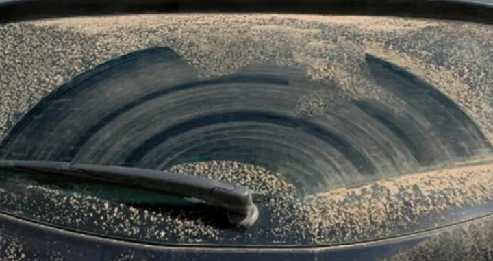 Saharski pijesak proteklih dana najlakše bilo uočiti na automobilima/