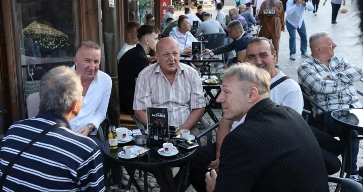 Bjaramsko jutro u sarajevu/ Senad Gubelić/