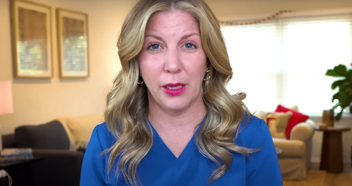 Medicinska sestra Julie McFadden/