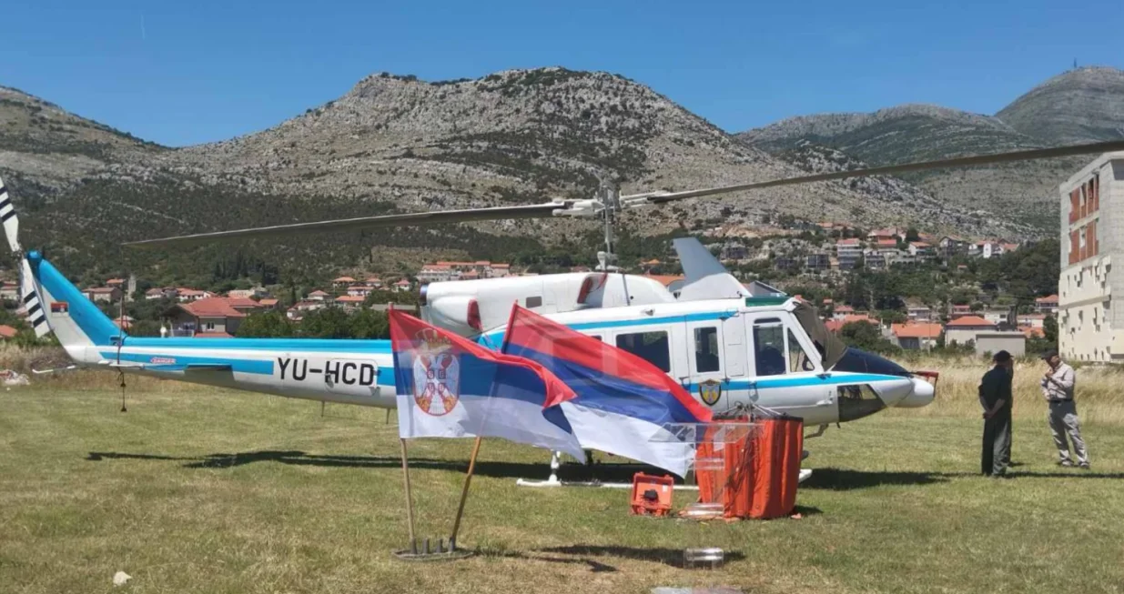 Helikopter Ministarstva unutrašnjih poslova Srbije za gašenje požara, Trebinje, BiH, 18. jun 2024./Srna