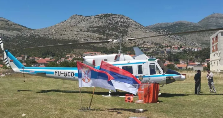 Helikopter Ministarstva unutrašnjih poslova Srbije za gašenje požara, Trebinje, BiH, 18. jun 2024./Srna