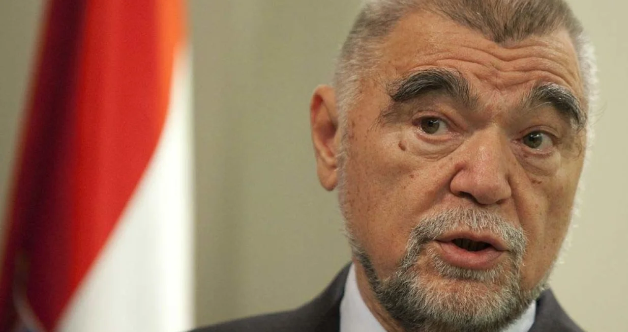 Mesić: Separatističke težnje i osporavanje samoga smisla postojanja BiH, što je postalo osnovni motiv svih istupanja i djelovanja Dodika...2/