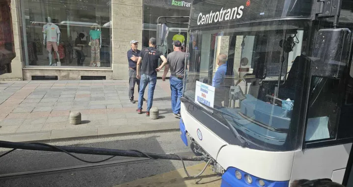 Tramvajski saobraćaj zastoj/Čitatelj/