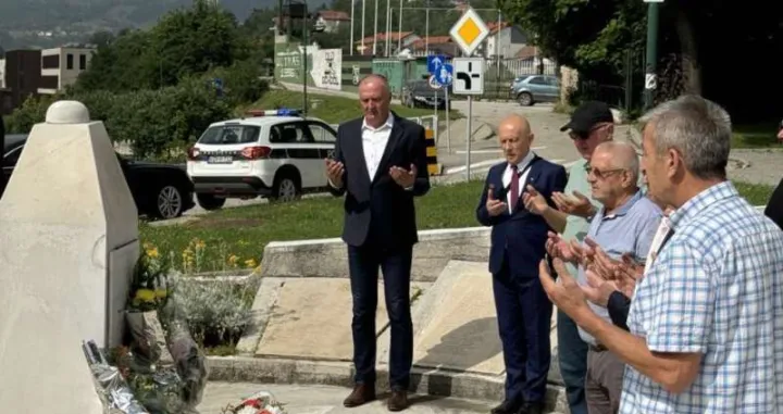 Zukan Helez u Kaknju/Fena/