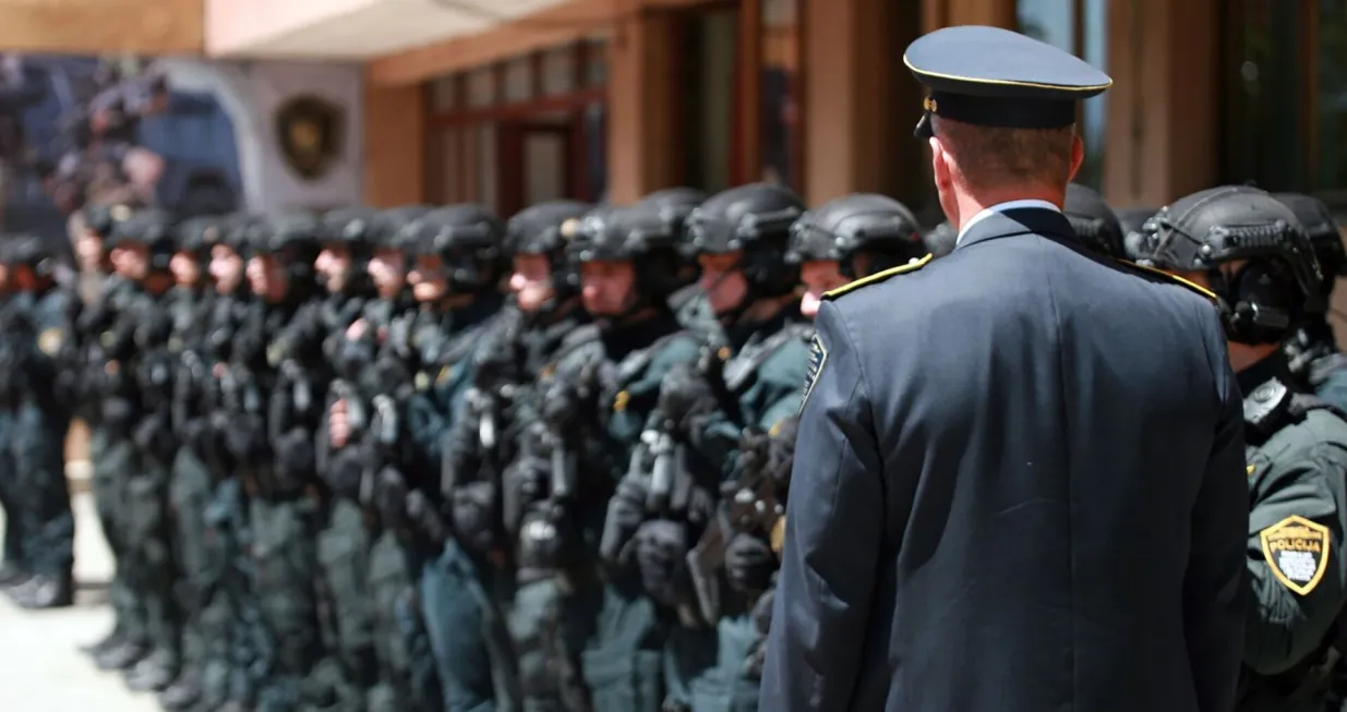 SARAJEVO, 1. jula (FENA) - Ceremonijom u Domu policije u Sarajevu i postrojavanjem Počasnog voda Federalnog Ministarstva unutrašnjih posova danas je obilježen Dan policije u Federaciji Bosne i Hercegovine. (Foto FENA/Almir Razić)/