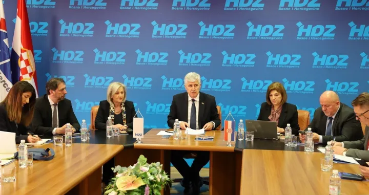29. sjednica HDZ-a u Mostaru/Samra Tufek