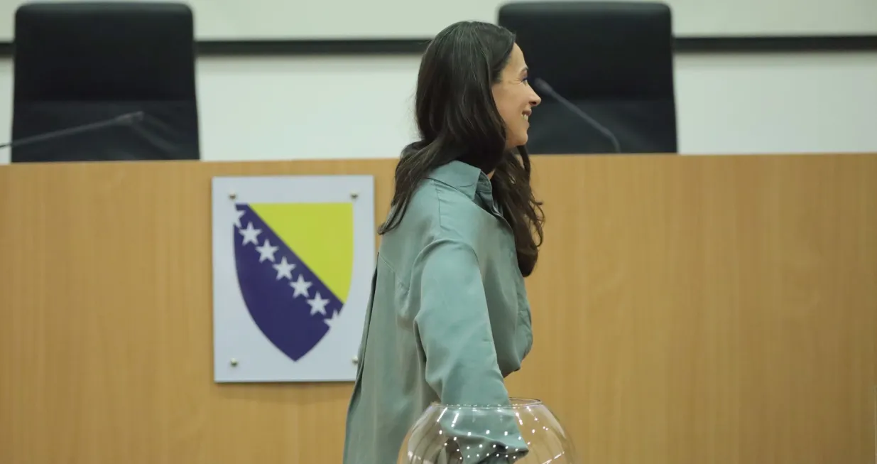 Žrijebanje u prostorijama Centralne izborne komisije BiH za dodjelu jednog mandata iz reda srpskog naroda u Dom naroda Parlamentarne skup&scaron;tine Bosne i Hercegovine./Senad Gubelić